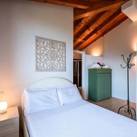 Italy Homes - Eliland View Apartment