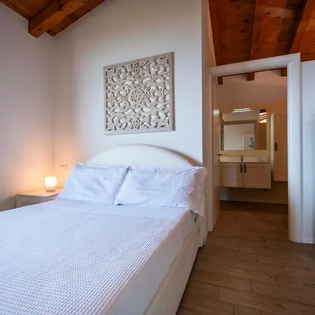 Italy Homes - Eliland View Apartment Tavernola Bergamasca